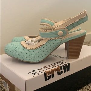 Chelsea Crew Size 7 Mint Sling back pump